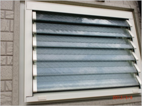 窓カバー工法